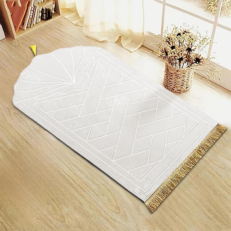 NURA Velvet Prayer Mat – Golden Border