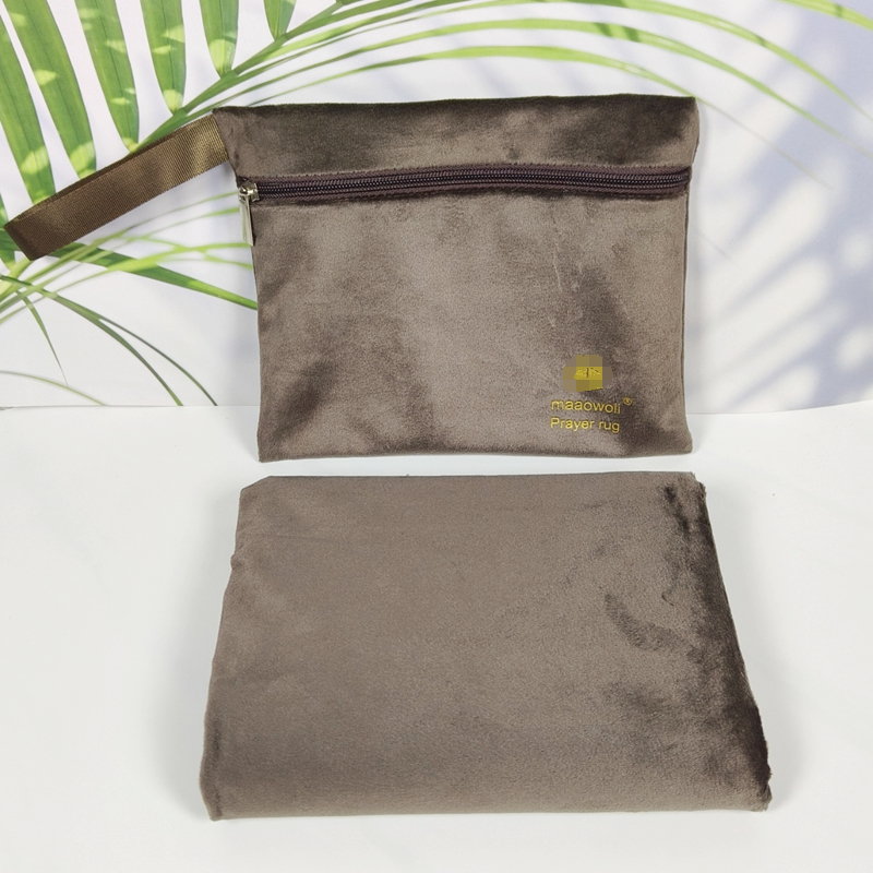 Minimalist Travel Prayer Rug with Matching Zipper Pouch (28" x 43")