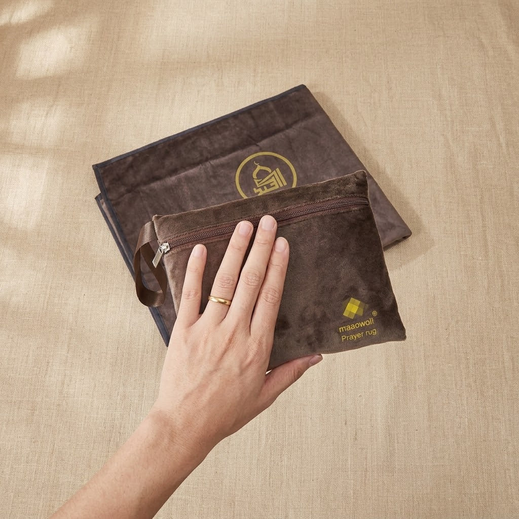 Minimalist Travel Prayer Rug with Matching Zipper Pouch (28" x 43")